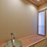 となりの親の家