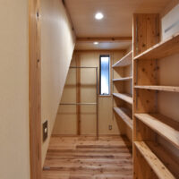 となりの親の家