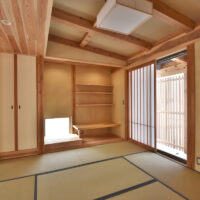 となりの親の家