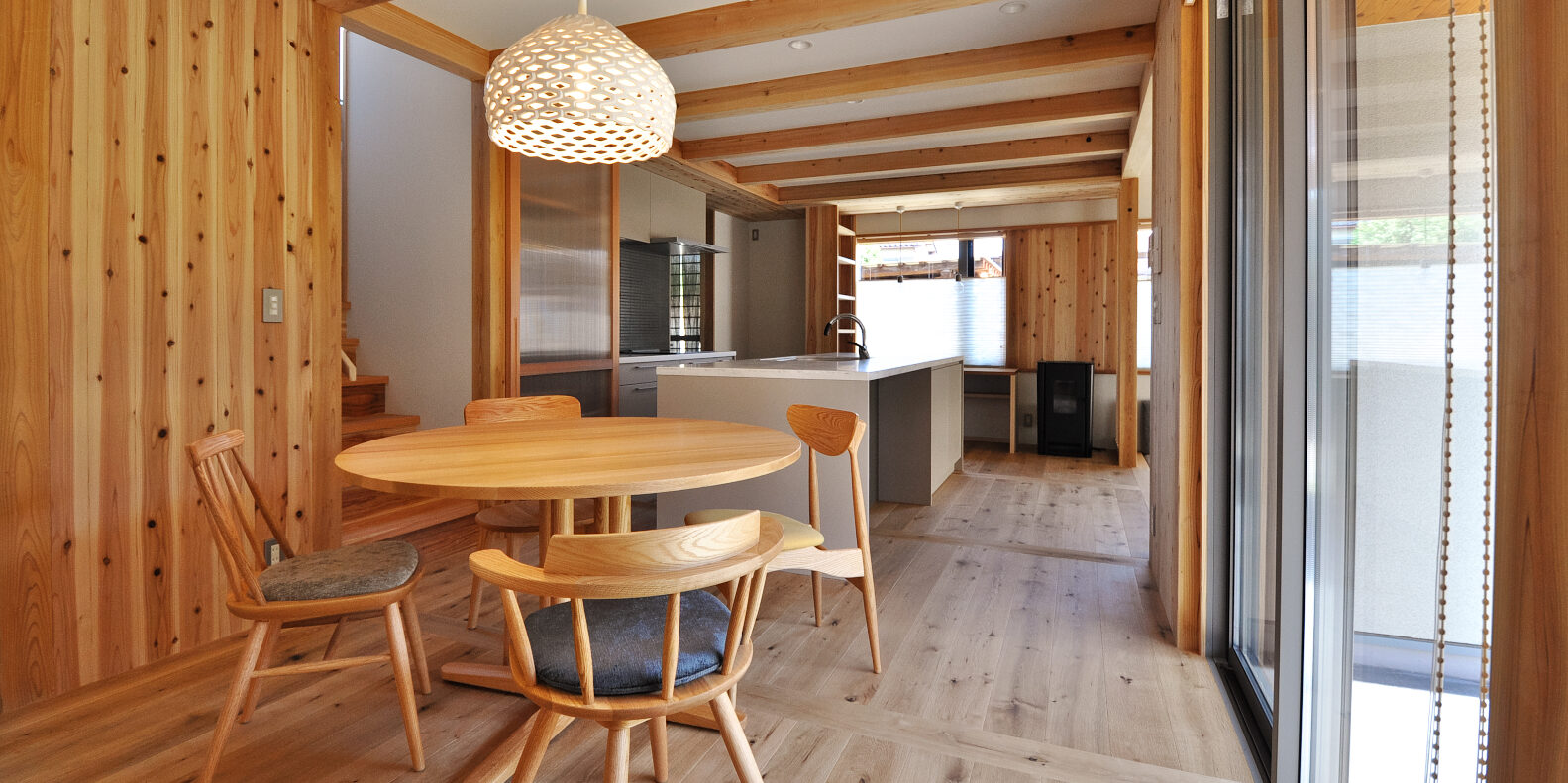 ダンスフロアのある家